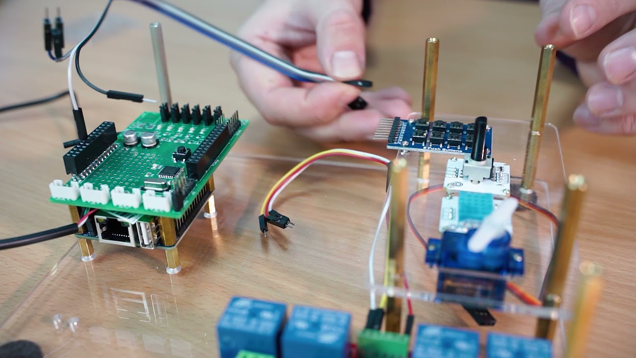 Учебный стенд DTK-1: пример работы с интерфейсом GPIO на микрокомпьютере Orange PI Zero