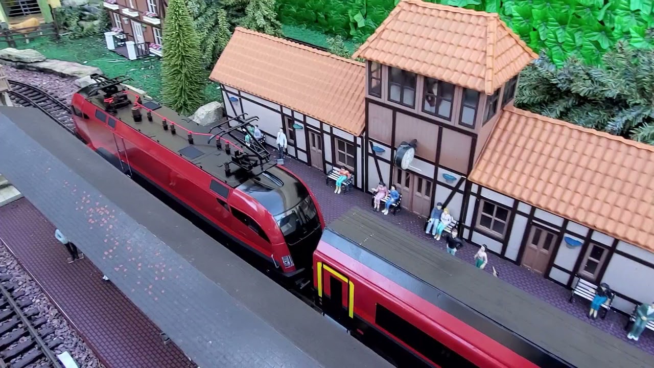 EUROPA und Railjet heute am Bahnhof