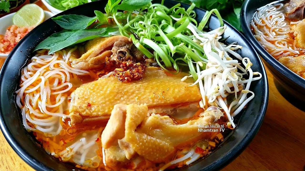 B&Uacute;N G&Agrave; NẤU SA TẾ sả ớt c&aacute;ch nấu đơn giản m&agrave; ngon hợp ng&agrave;y se lạnh |Nhamtran FV