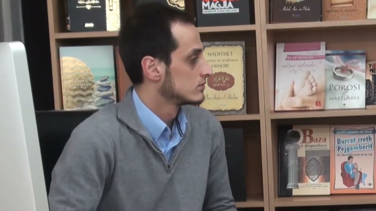 Pyetje dhe Përgjigje - Hoxhë Enver Azizi