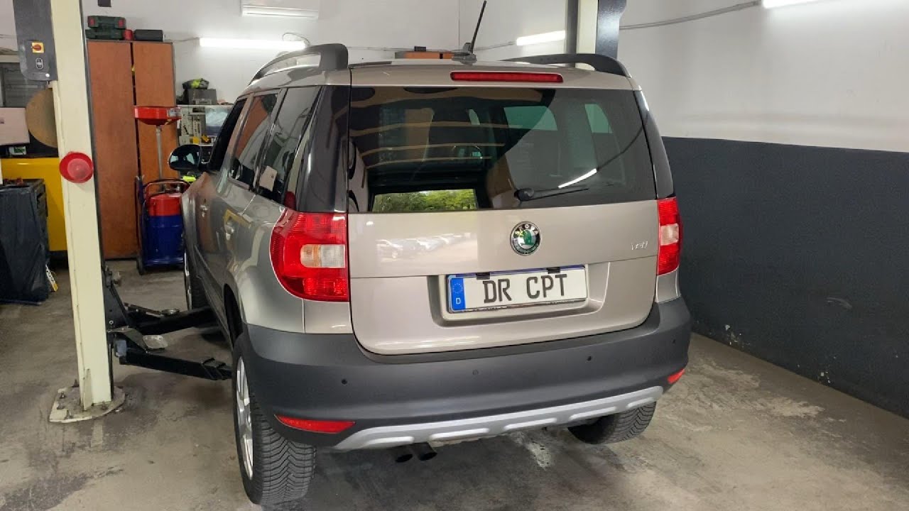 Skoda Yeti rear bumper removal DIY how to remove rear bumper Skoda Yeti stossstange ausbauen