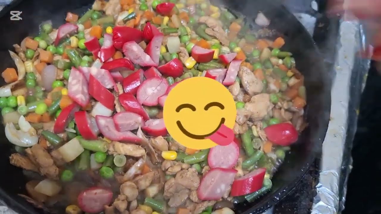 Chinese menu my own version mix vegetables, sausage,chicken meat #lindavlogs #buhayowf 