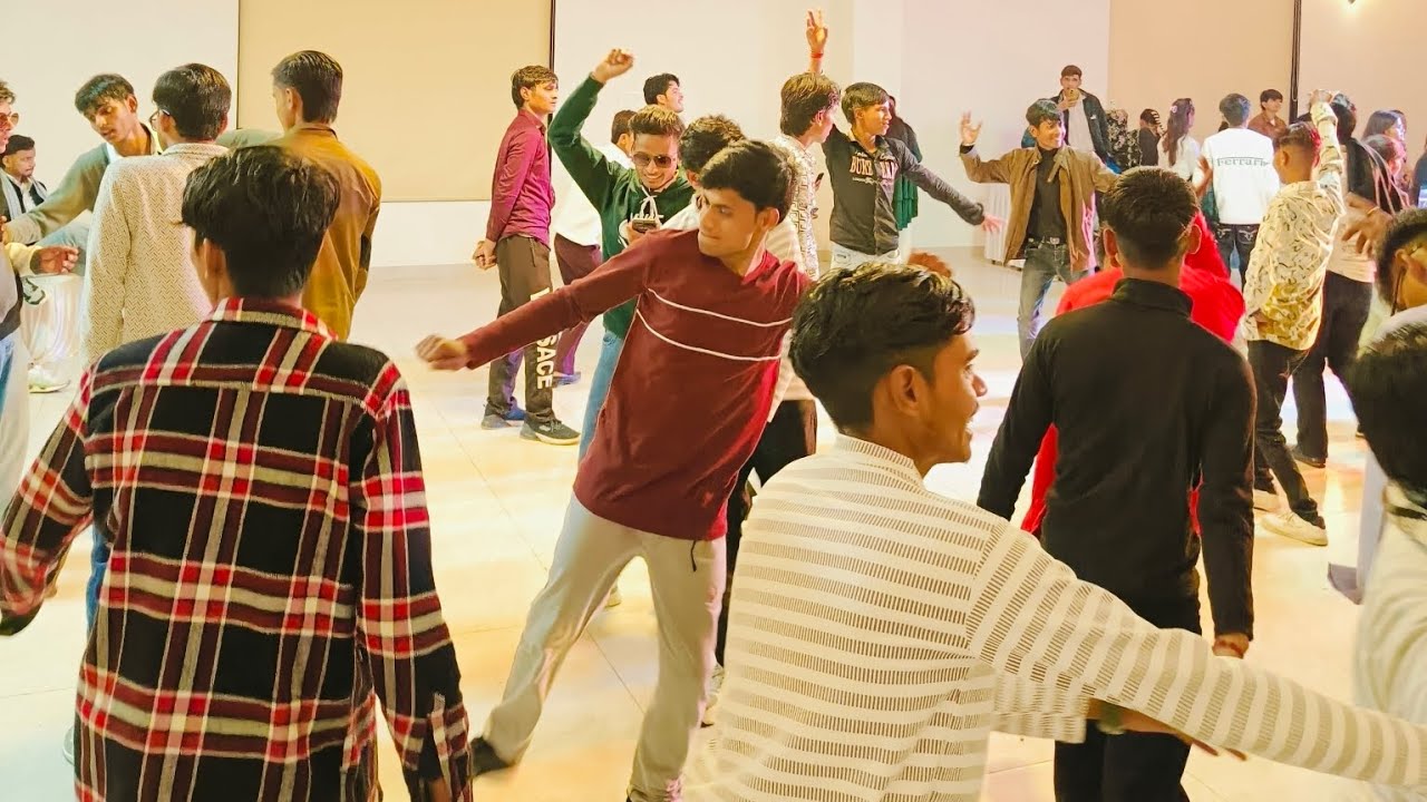 Uncha nicha rasta Tere panghat ka Vedikant mallard Hotel in Nanital uttrakhand dj night 