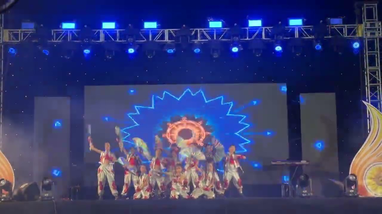 Văn nghệ đêm giao thừa chào đón năm mới của con cùng câu lạc bộ DT Dance Dương Thủy 