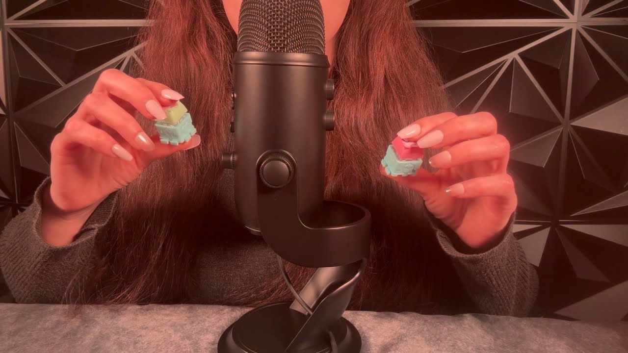 ASMR Intense Mic Brushing, Water Spray,Comb Scratching,(Deep Tingles) Clicking Sounds(No Talking).