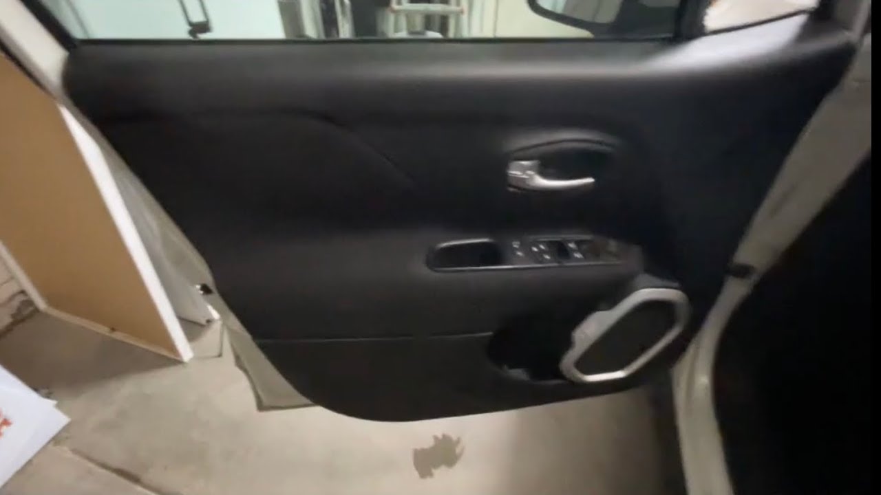 Как снять внутреннюю дверную панель с Jeep Renegade 2015-2018 годов. Сделай сам.
