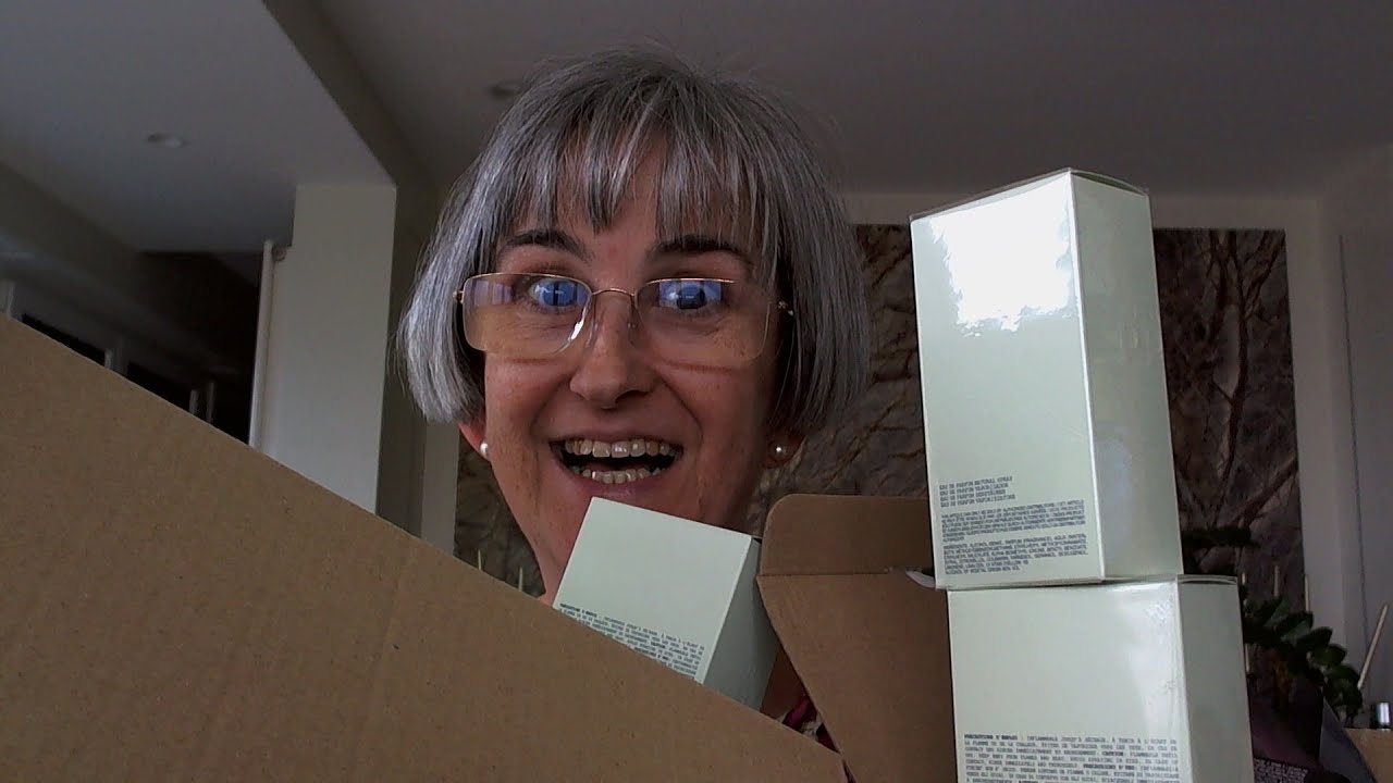 UNBOXING de compras PRADA, ONLINE. Comparativa de detalles, ¿QUIÉN ES MÁS GENEROSO? D 11