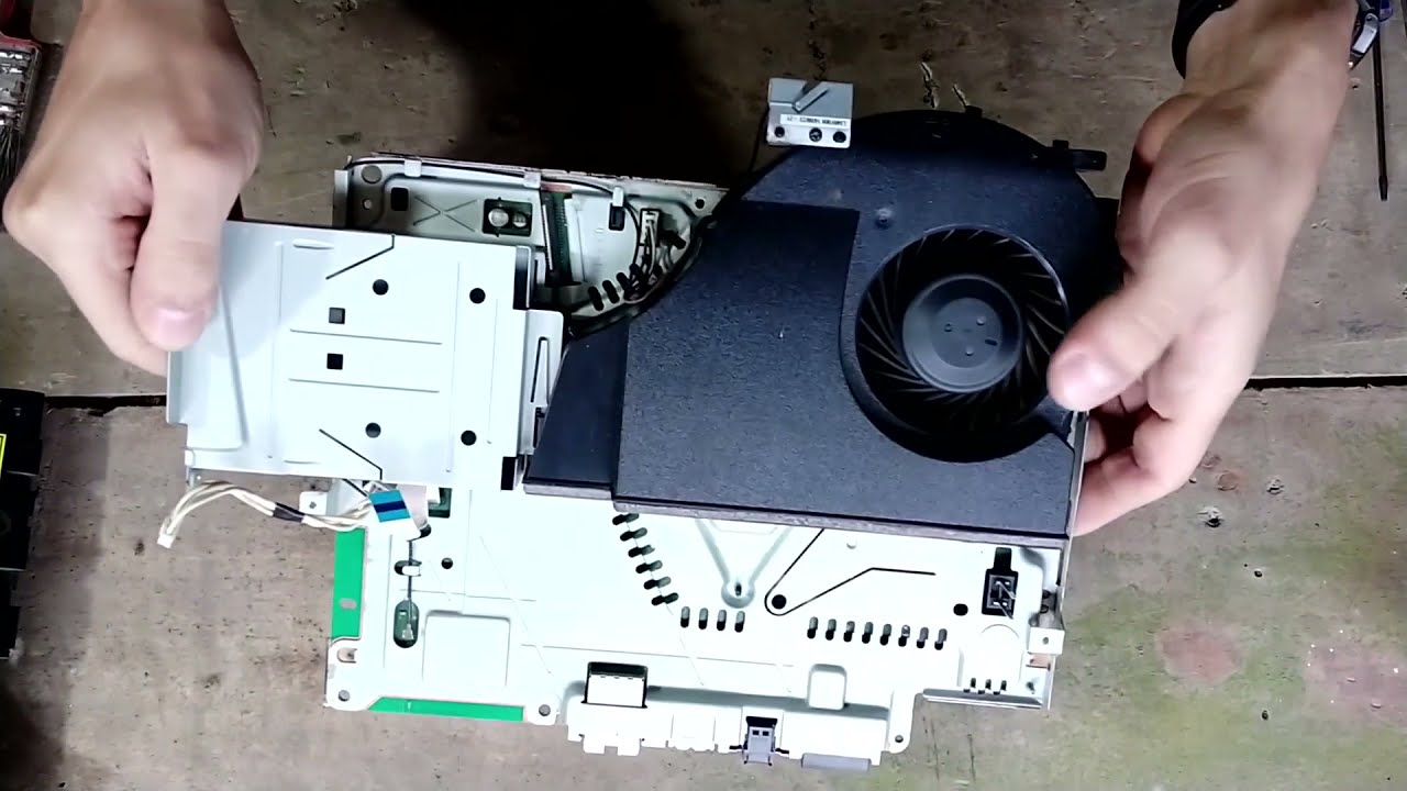 O que têm dentro do PS3 Super Slim? Veja como desmontar o console