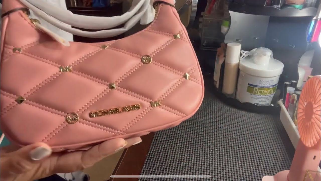 ❤️UNBOXING Michael Kors CORA EXTRA-SMALL QUILTED SHOULDER BAG PRIMROSE/What Fits+ Mod Shot❤️