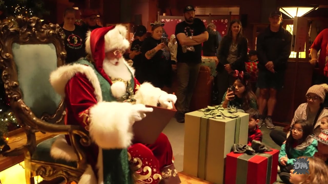 Santa entertains the kids at Disney's Grand Californian Hotel | Disney Hotel | Disney Holiday