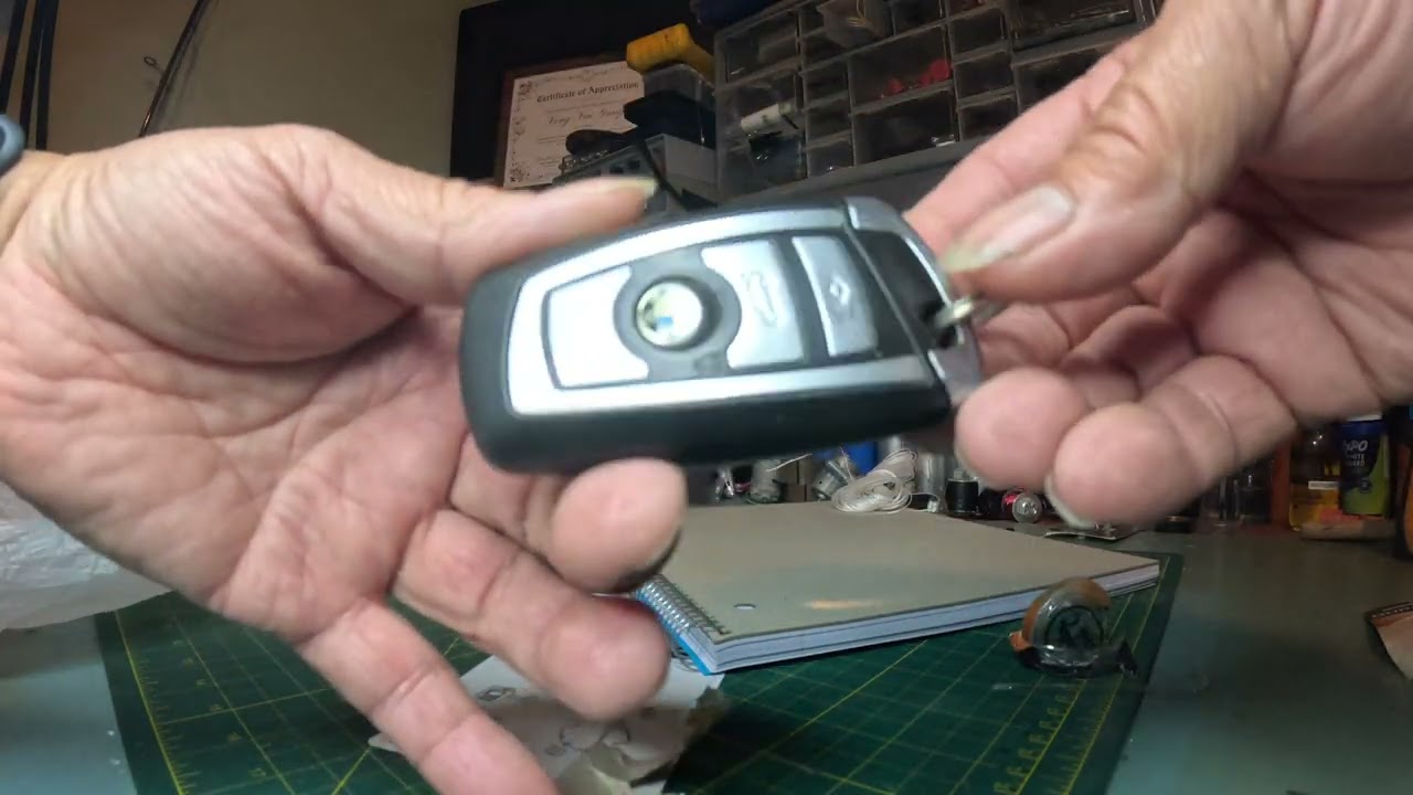 How to change the battery on BMW 7 series key fob
