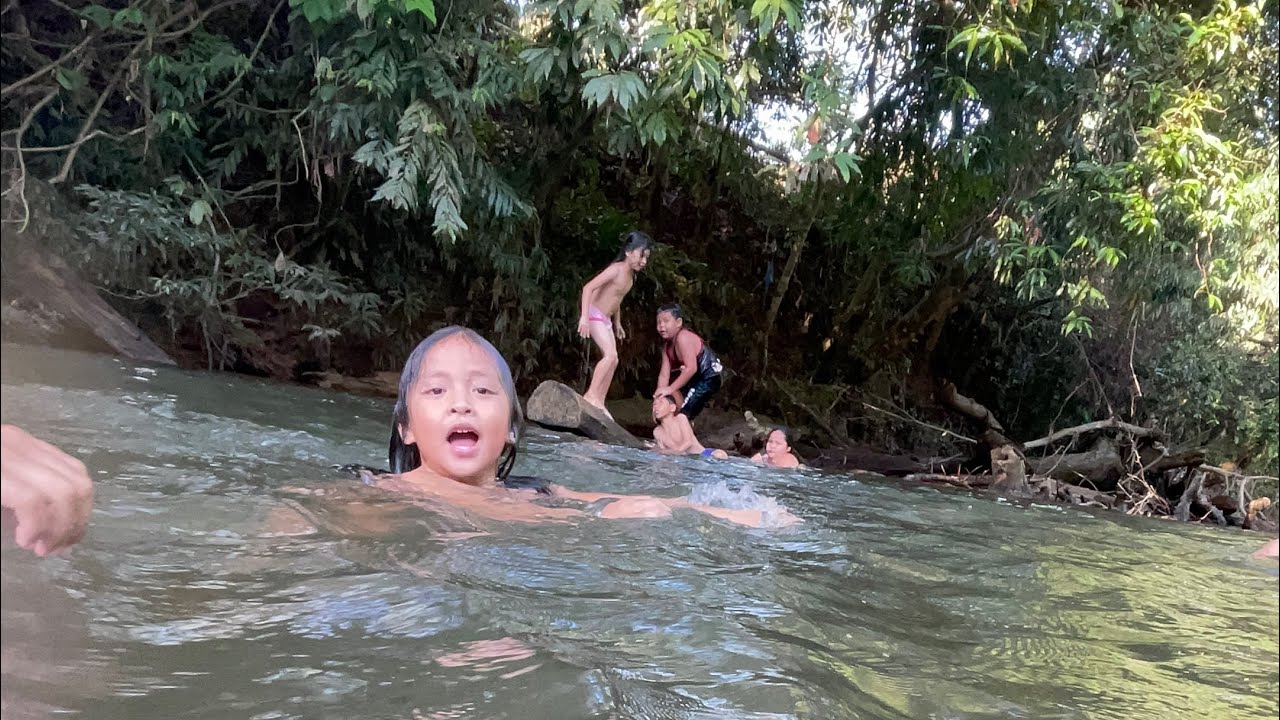 Mandi-mandi sungai time cuti hujung minggu#youtubers