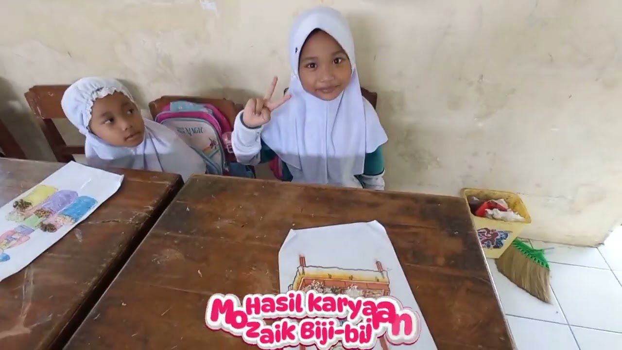Membuat Mozaik Biji-Bijian