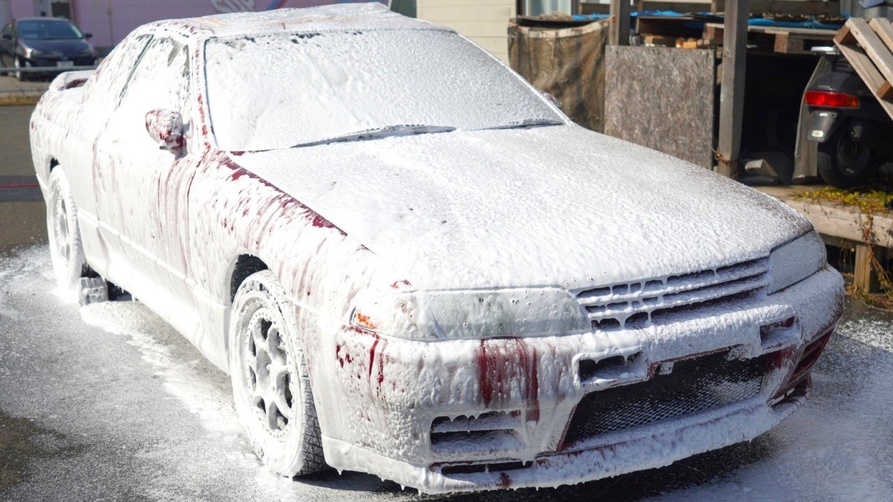First Wash in 20 years barnfind R32 Skyline - Restoration R32 Skyline Ep. 2