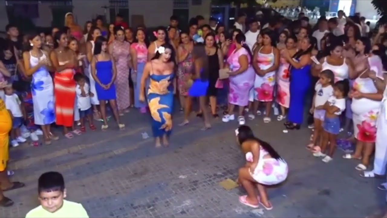 FIESTA GITANA EN LAS 3000 GITANA BAILANDO DESCALZA ESPECTACULAR DUENDE💙❤️💚#gypsy #duendegitano #3000