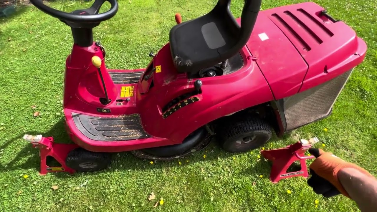 HF1211 seating front tyre and new cutting blade