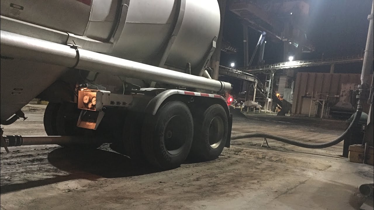 How to Trucking: midnight work and trailer coupling