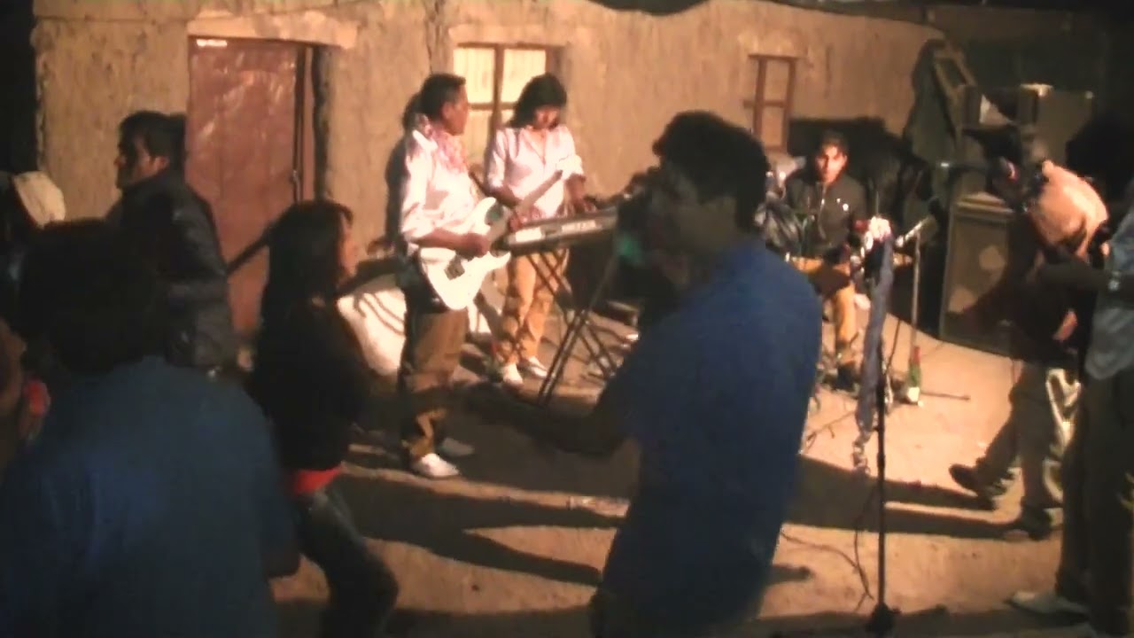 Comparsa Flor de Charaja con Grupo Dulce Sureñita mix Huaynos año 2015