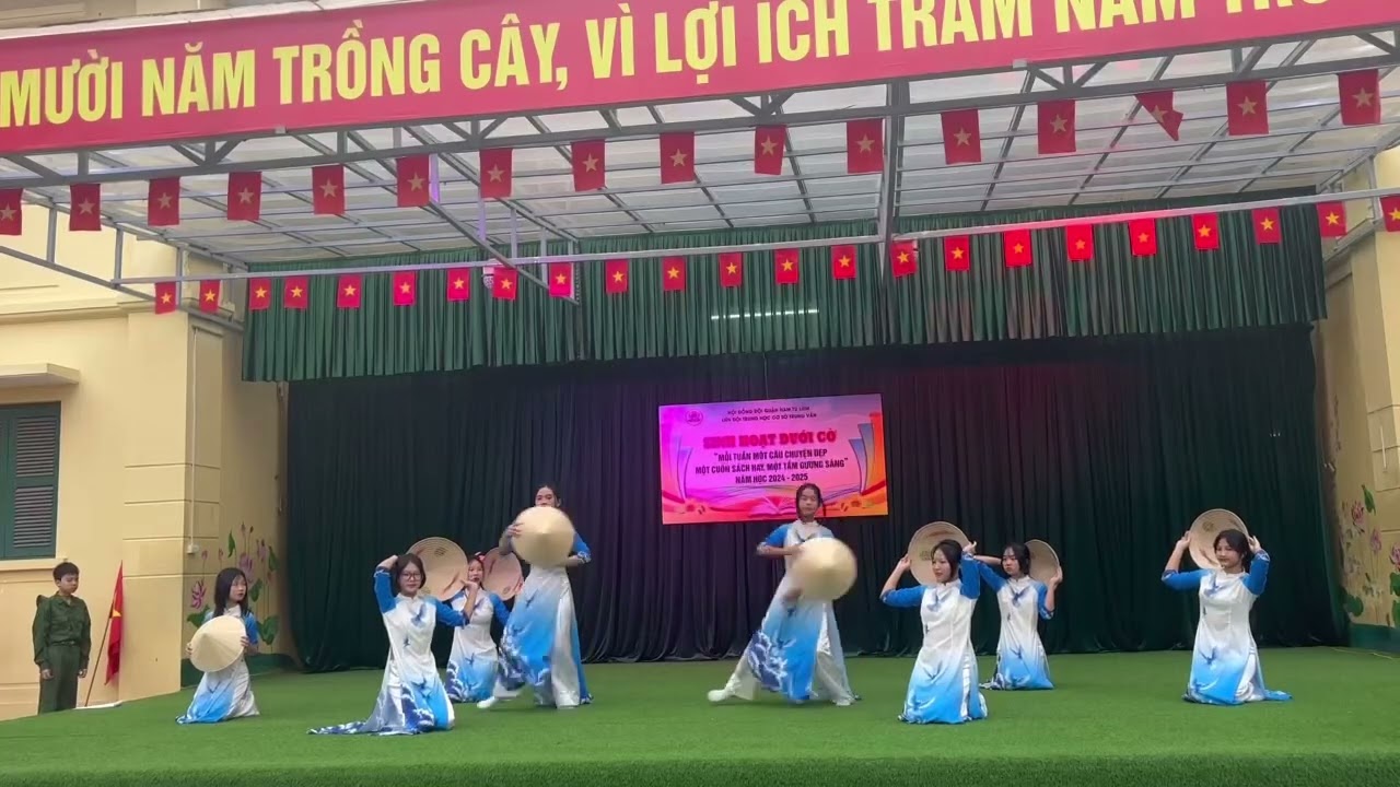 Viết tiếp câu chuyện hòa bình.   Khánh chi cùng nhóm múa trường trung văn hà nội