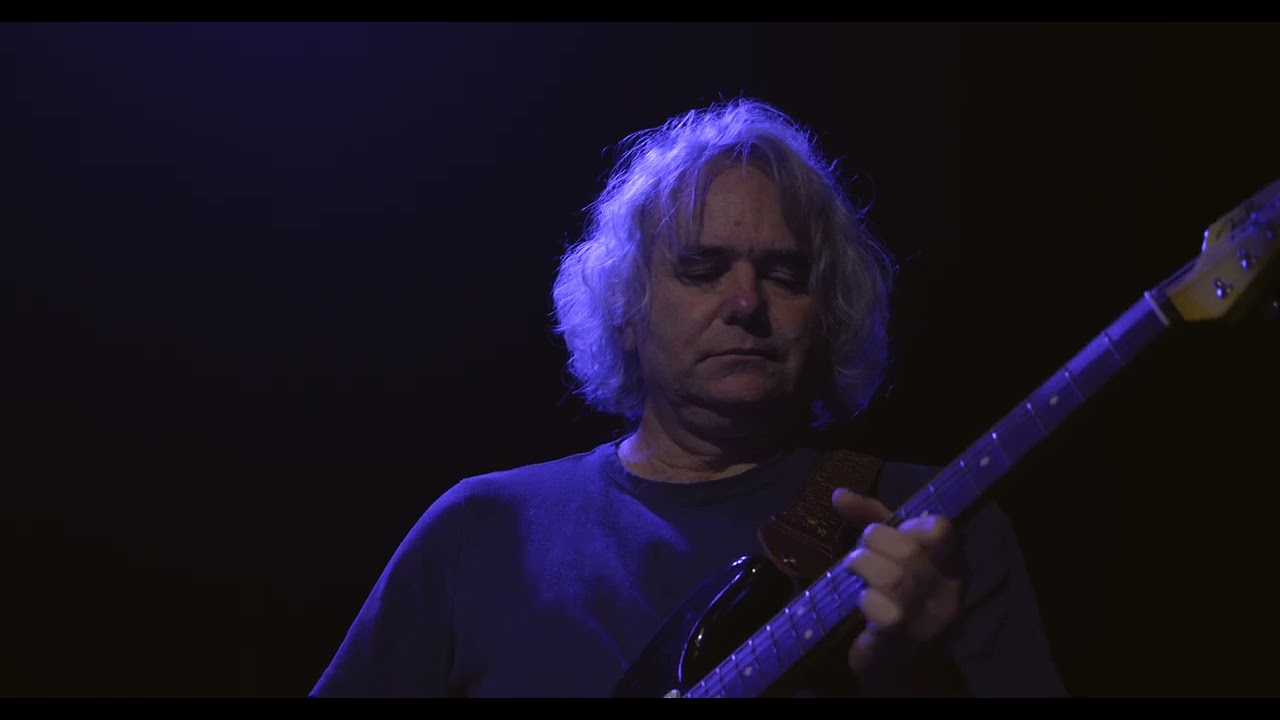 Who'll Stop The Rain - Live (CCR Cover)