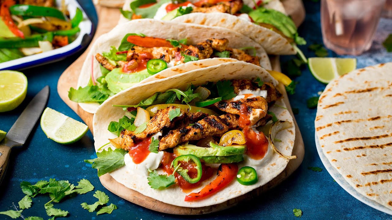 Chicken Fajitas | Simple delicious family dinner!