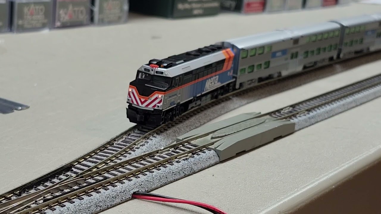 Kato N scale Metra F40PH with ESU LokSound and full light package