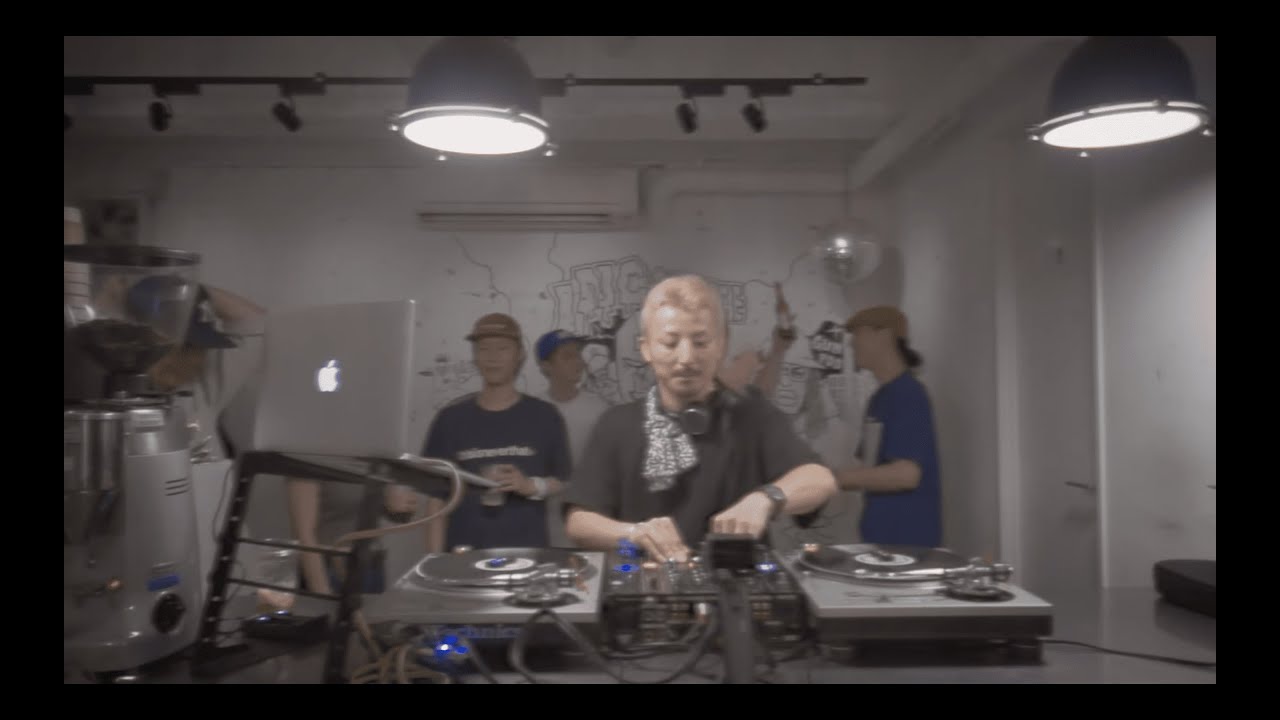Laid-Back Grooves: BEATS, R&B, JAZZ, & HIPHOP MIX LIVE / tsubasabclrs / by MUSIC LOUNGE STRUT