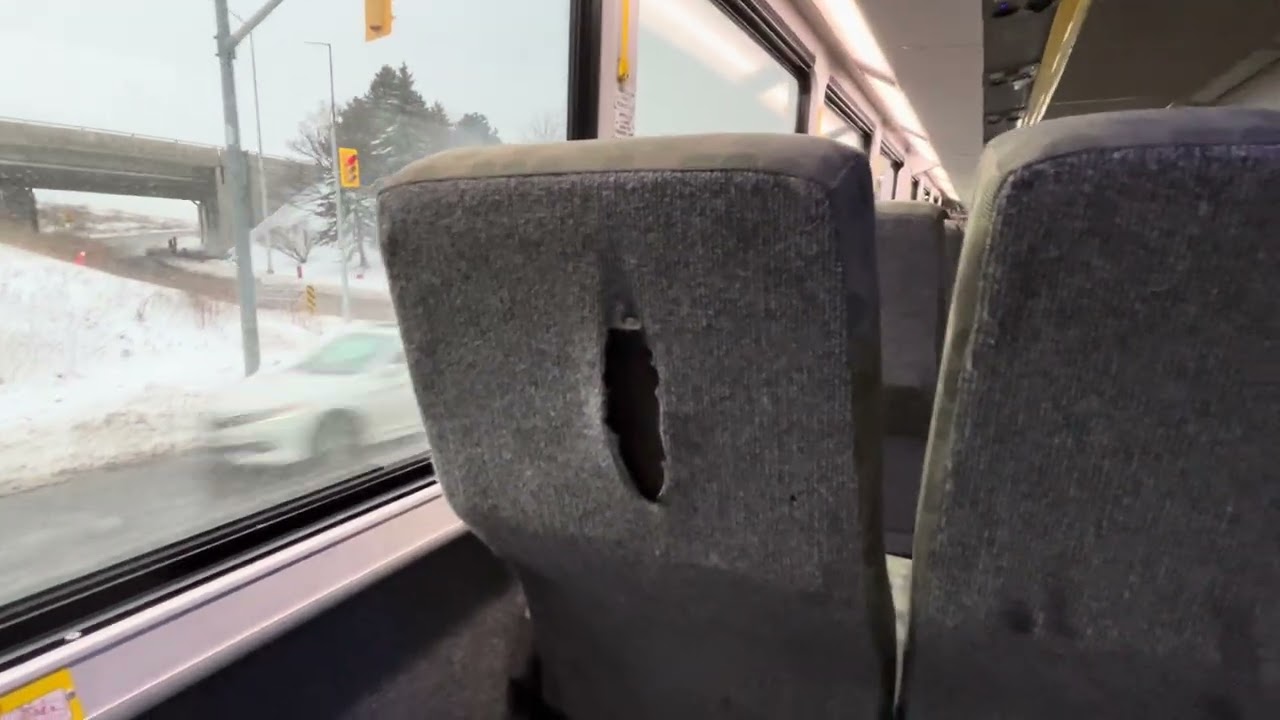 GOTransit MCI D4500CT #2589 