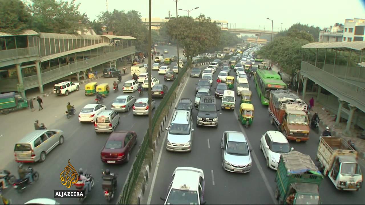New Delhi bans old vehicles to curb pollution
