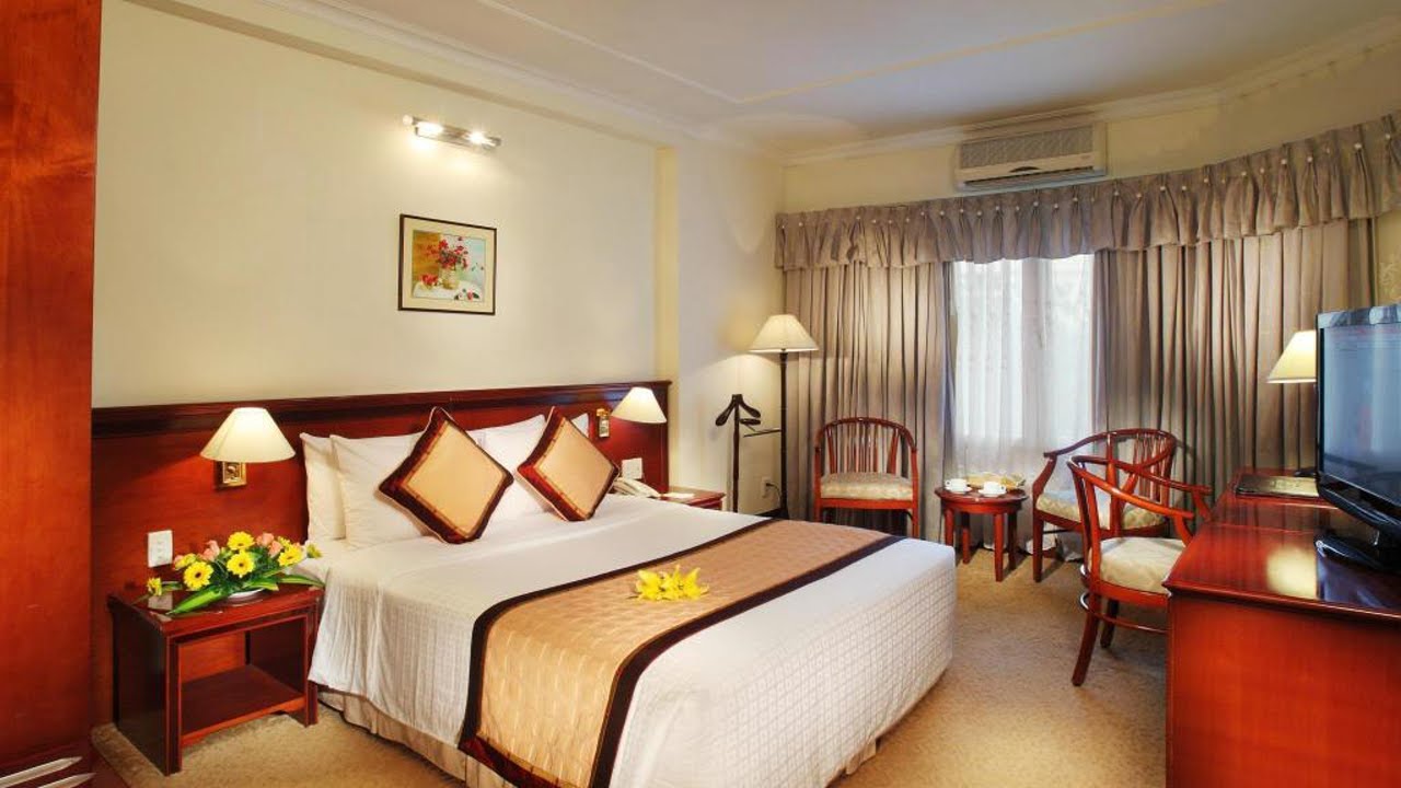 #Review First Hotel
