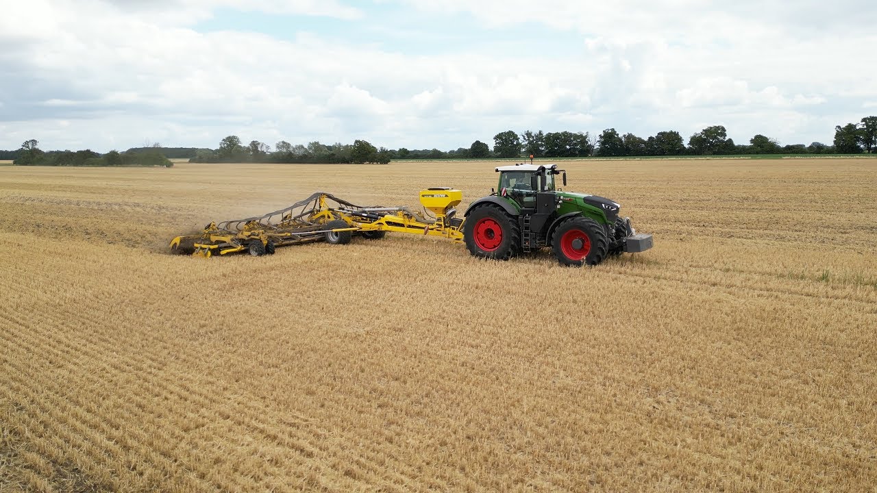 Fendt 1050 mit Bednar Swifterdisc 12400 bei der flachen Stoppelbearbeitung