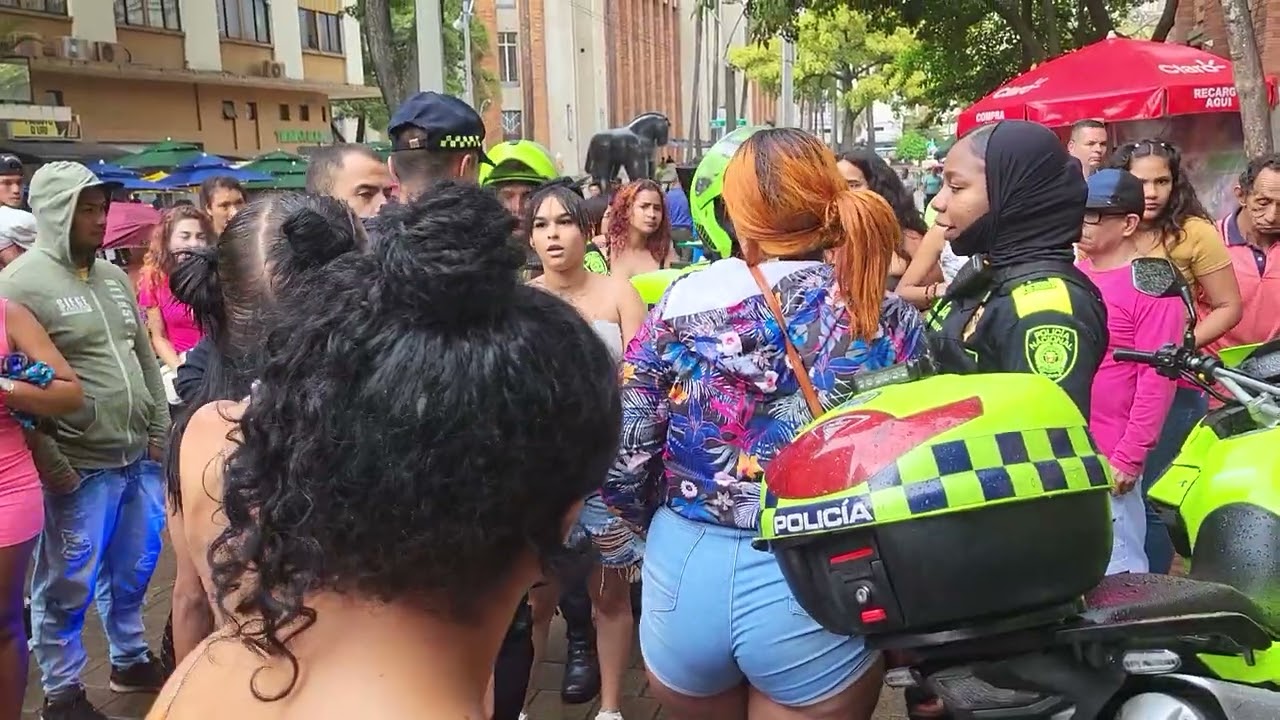 veracruz el centro medellin #fypシ゚viral #travel #medellin #humor #art #vlog #colombiantourism #art