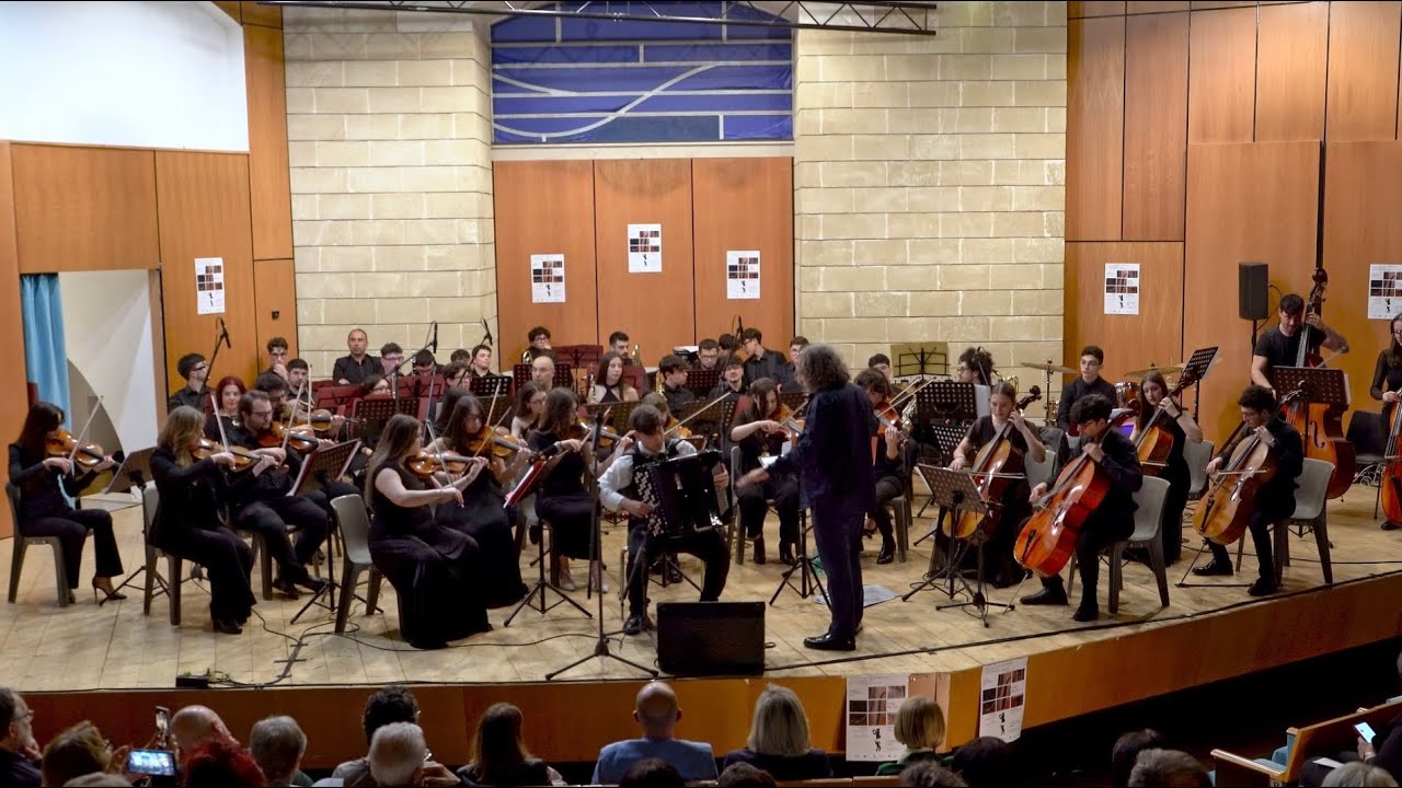 Tango Pour Cloude di Richard Galliano,  Fisarmonica:  Giuseppe Mattia Larato