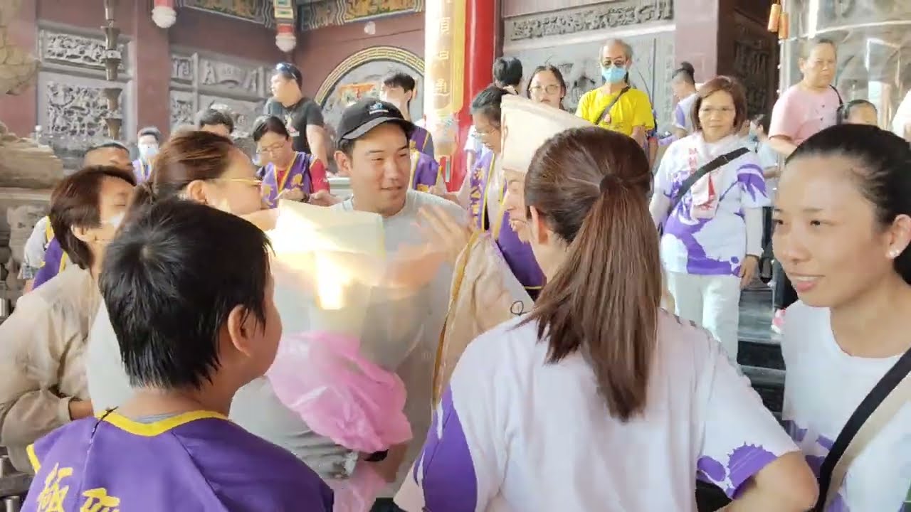 師父來惹！無極紫勝宮往新營太子宮會香。  濟公師父代言人陳小娜