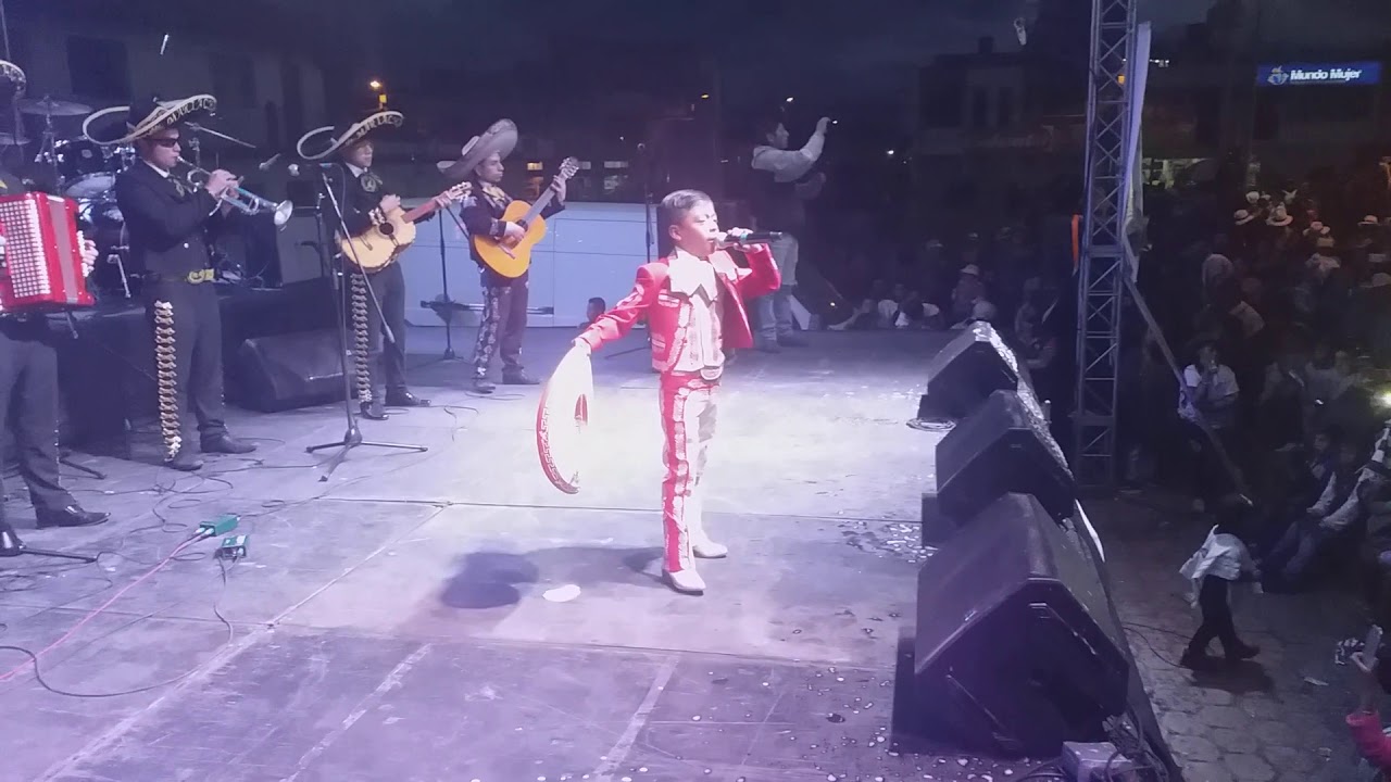 DAVID TARAPUES CANTANDO EN VIVO