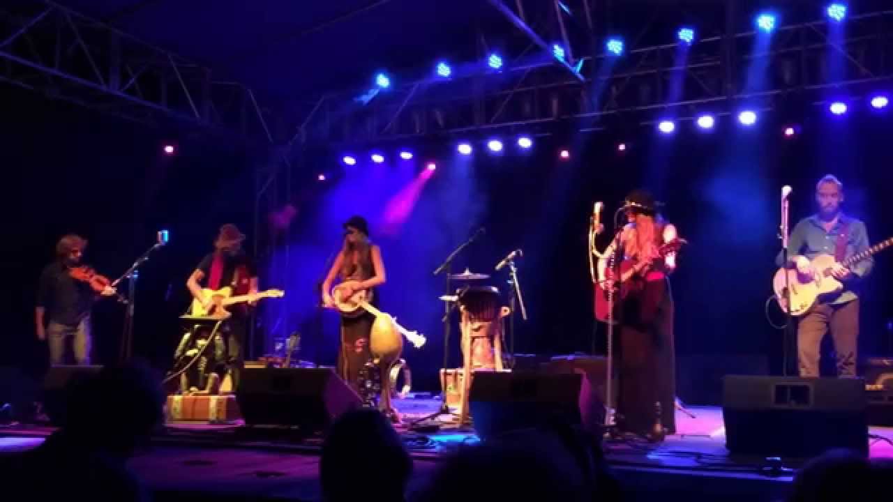 Shook Twins - Holler It Down -- Boats and Bluegrass 2014