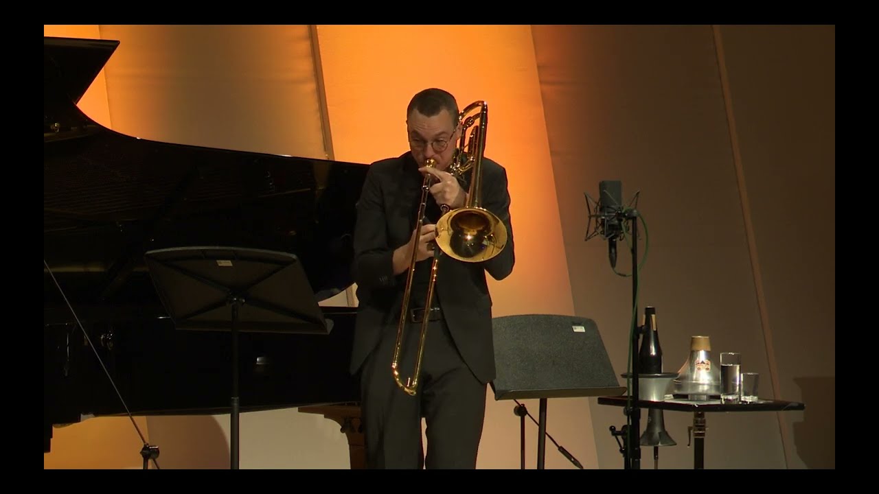 I dreamed that I woke up, but it was a lie  | María Pérez Díez