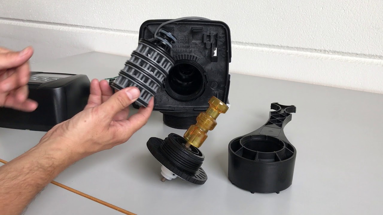 Wechsel eines Kolben-und Dichtsatzes bei einer Clack Steuerung Clack WS 1 CI AQMOS CM Serie