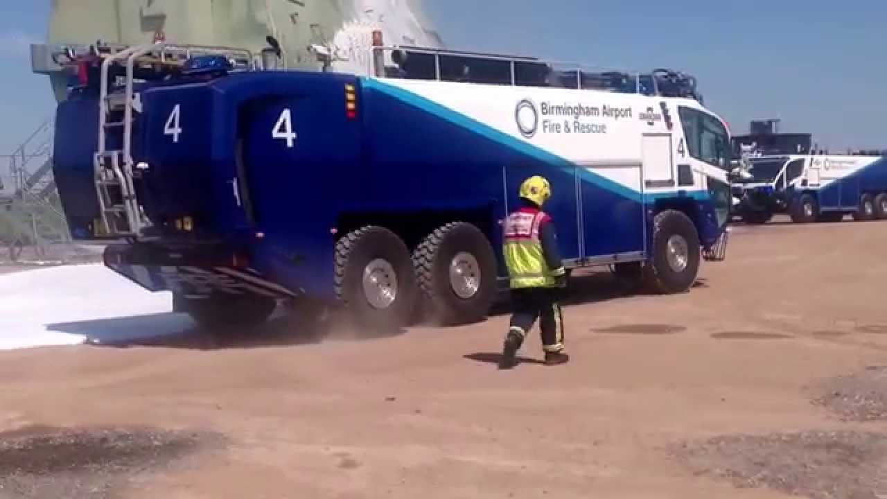 Crash engine airport fire training exersise