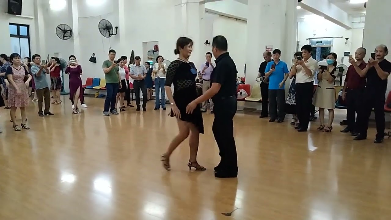 Rumba lớp 4 bài 2 Thầy Việt Phú vs cô Huyền Thơ - Khiêu vũ salon - Cung VHLĐ HCM