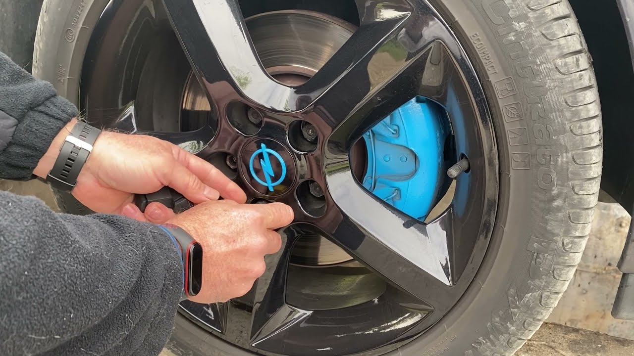 Como cambiar la suspensión  (amortiguadores) a un opel astra H