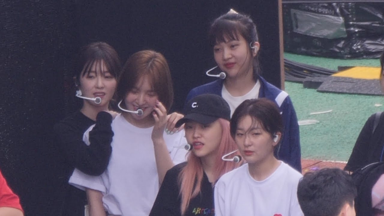 191004 레드벨벳 리허설 대기 '세븐틴 독' 리액션 직캠 Red Velvet Rehearsal Reaction fancam by Spinel