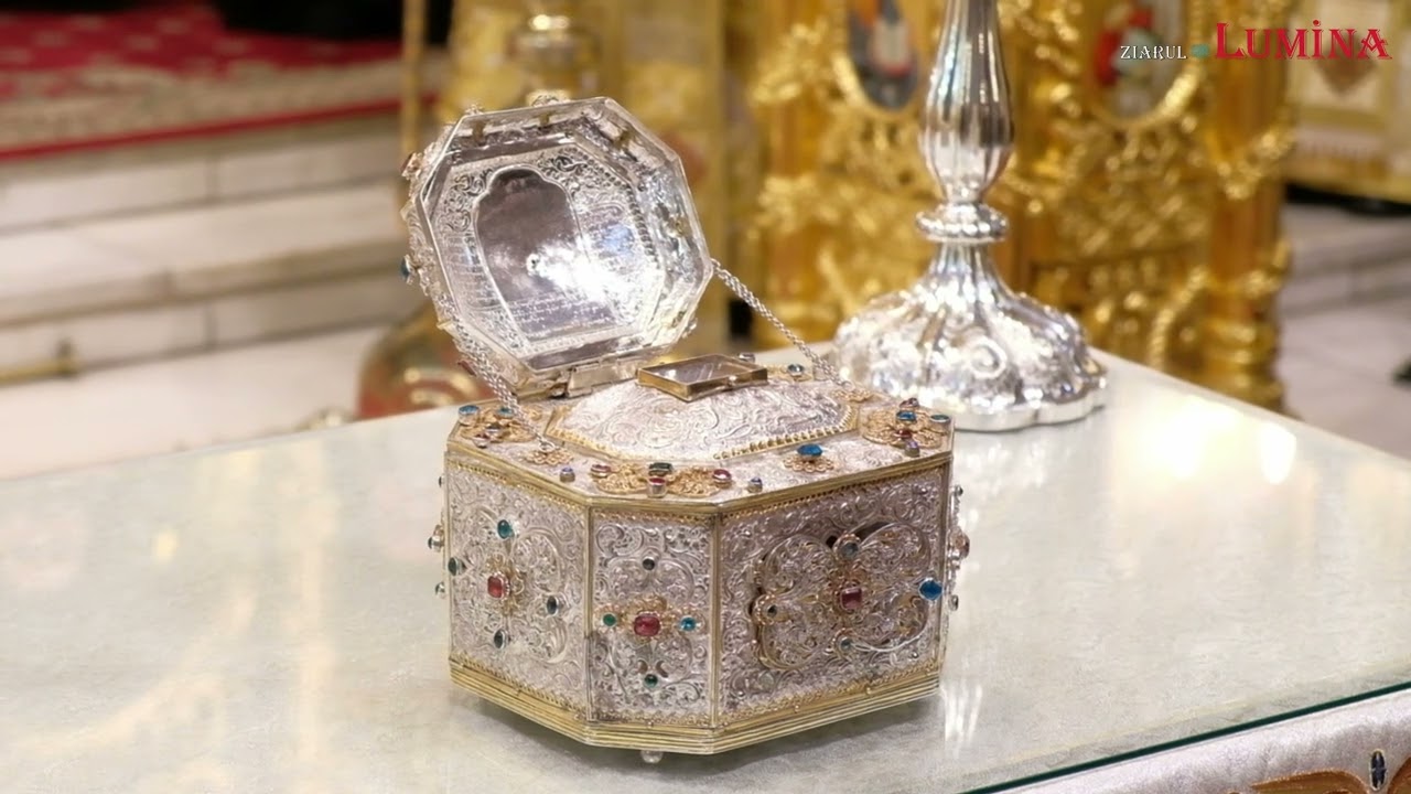 Cinstitul cap al Sfântului Ioan Gură de Aur a fost adus la Catredrala Patriarhală
