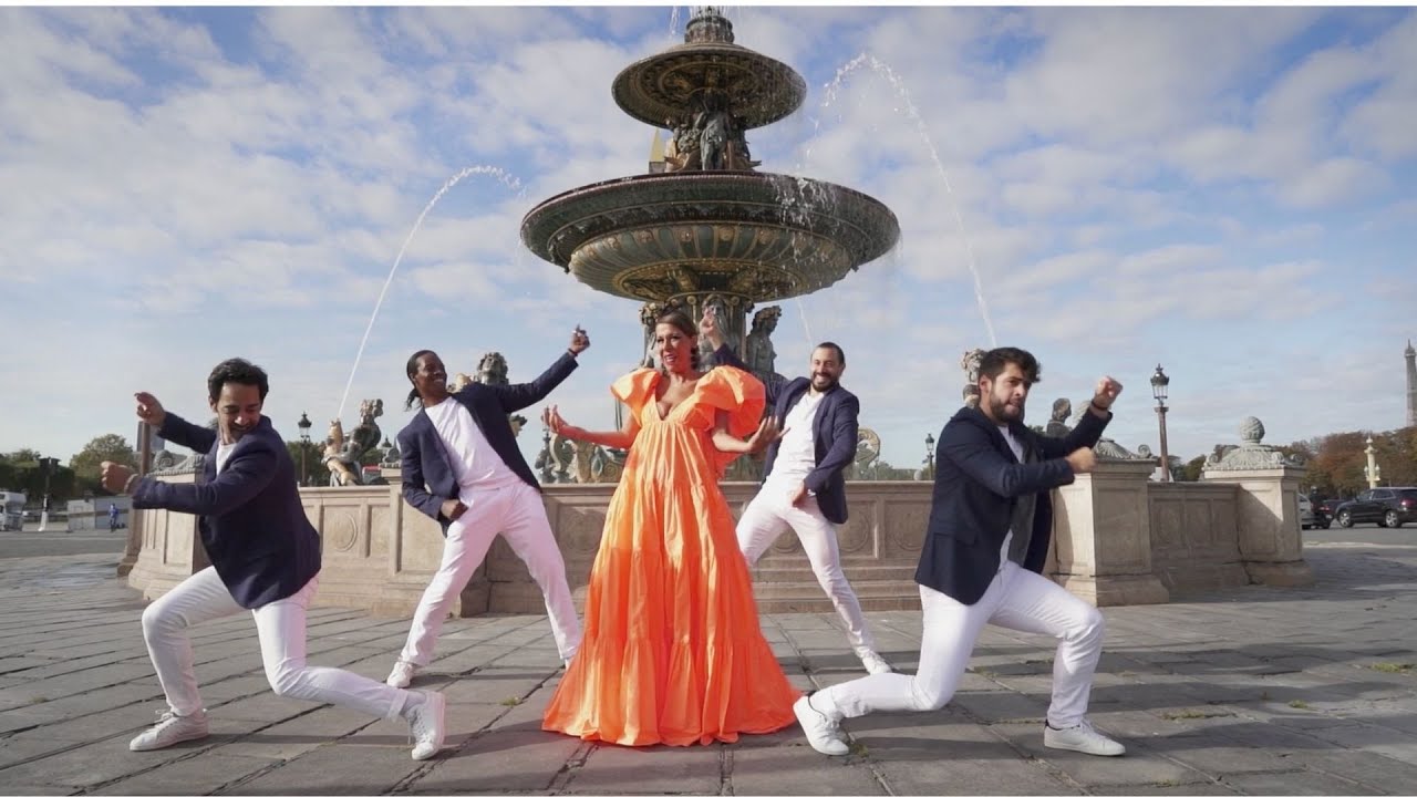 Hélène in Paris - Just Be You (Official Video)