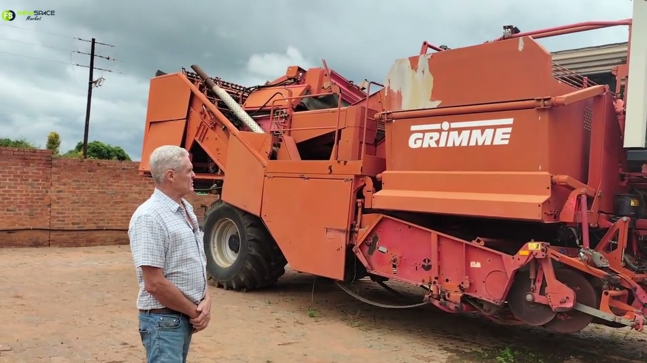 Grimme selfaangedrewe uithaler op Farmspace Market, aangebied deur Potato Man net buite Pretoria.