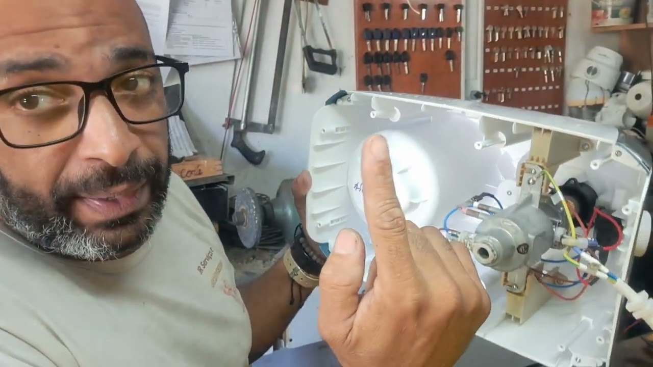 Passadeira de roupas a vapor 