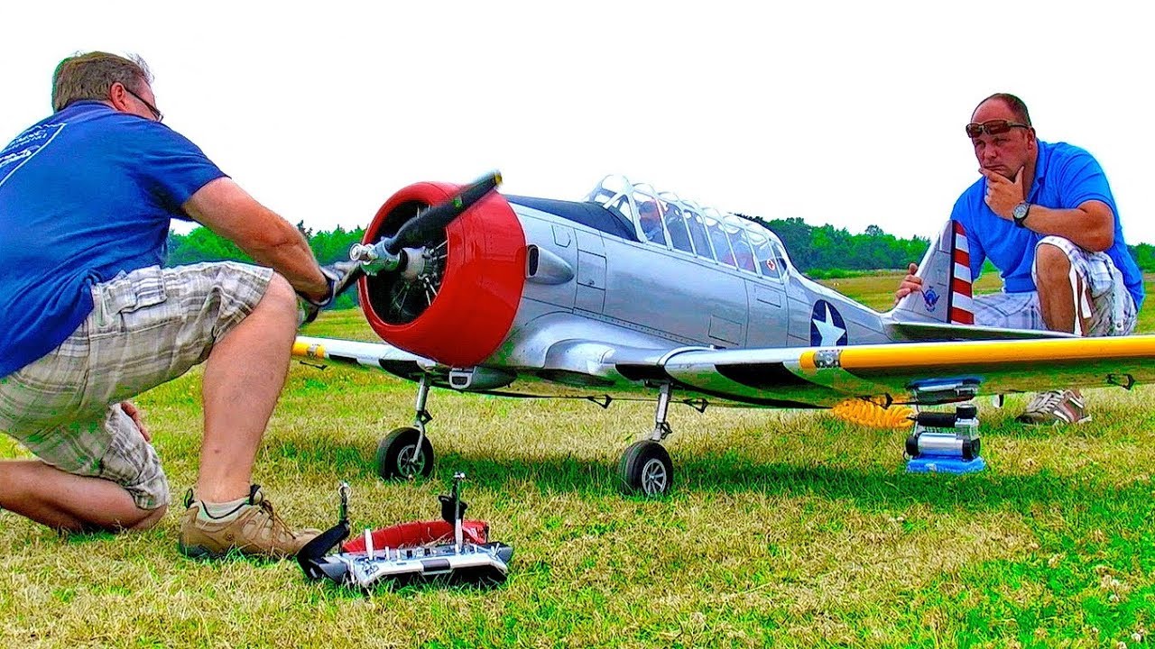 GIANT RC NORTH AMERICAN AT-6 SCALE MODEL WARBIRD AIRPLANE FLIGHT DEMONSTRATION