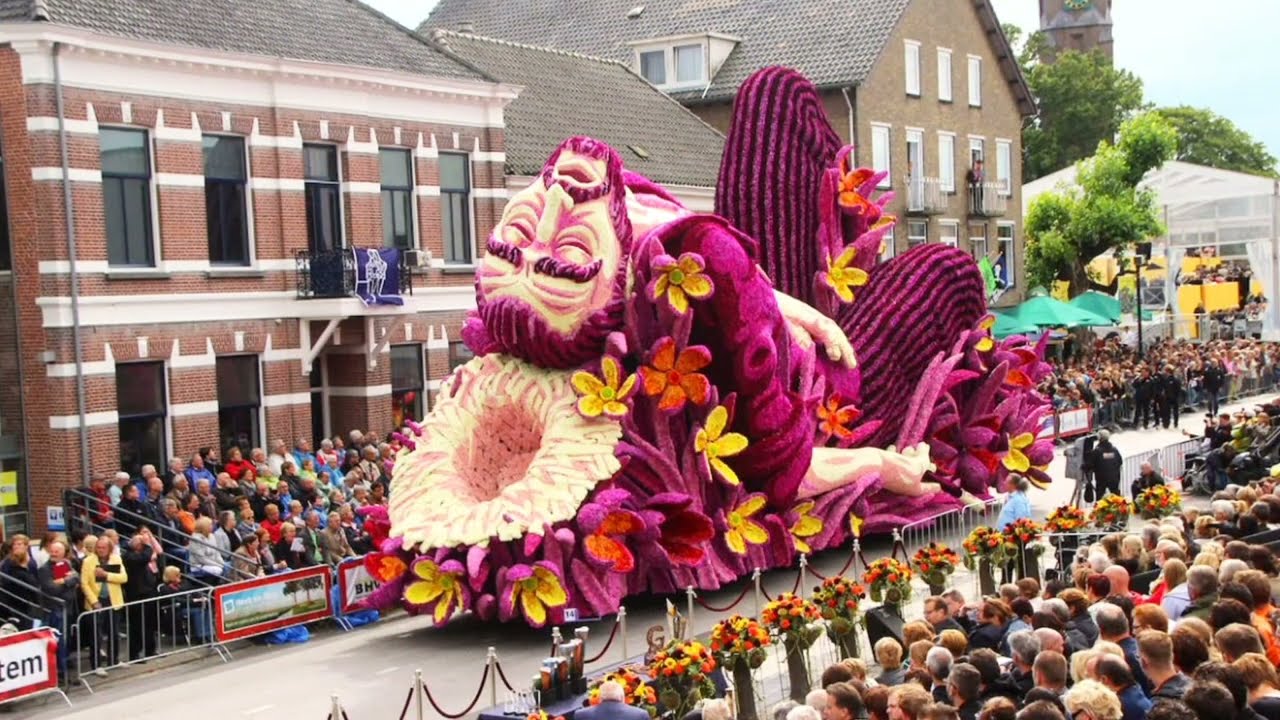 The incredible sculptures of the largest flower parade in the world