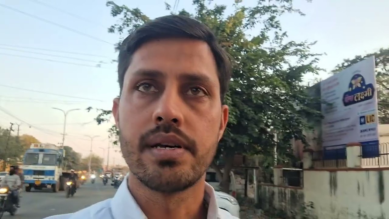 Consistency ko maintain karne ke kosis M लगा हुआ मनुष्य 