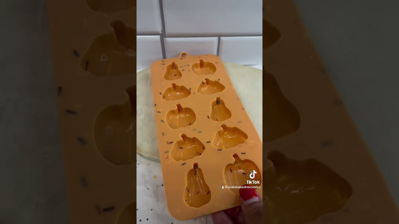 How To Use Chocolate Mold~ Home-baker / Treat Maker Tips  #chocolate #molds #pastry